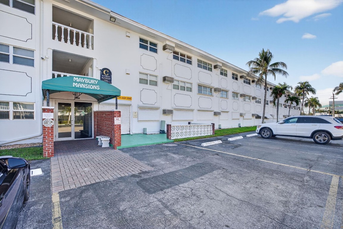 5200 NE 24th Ter c219