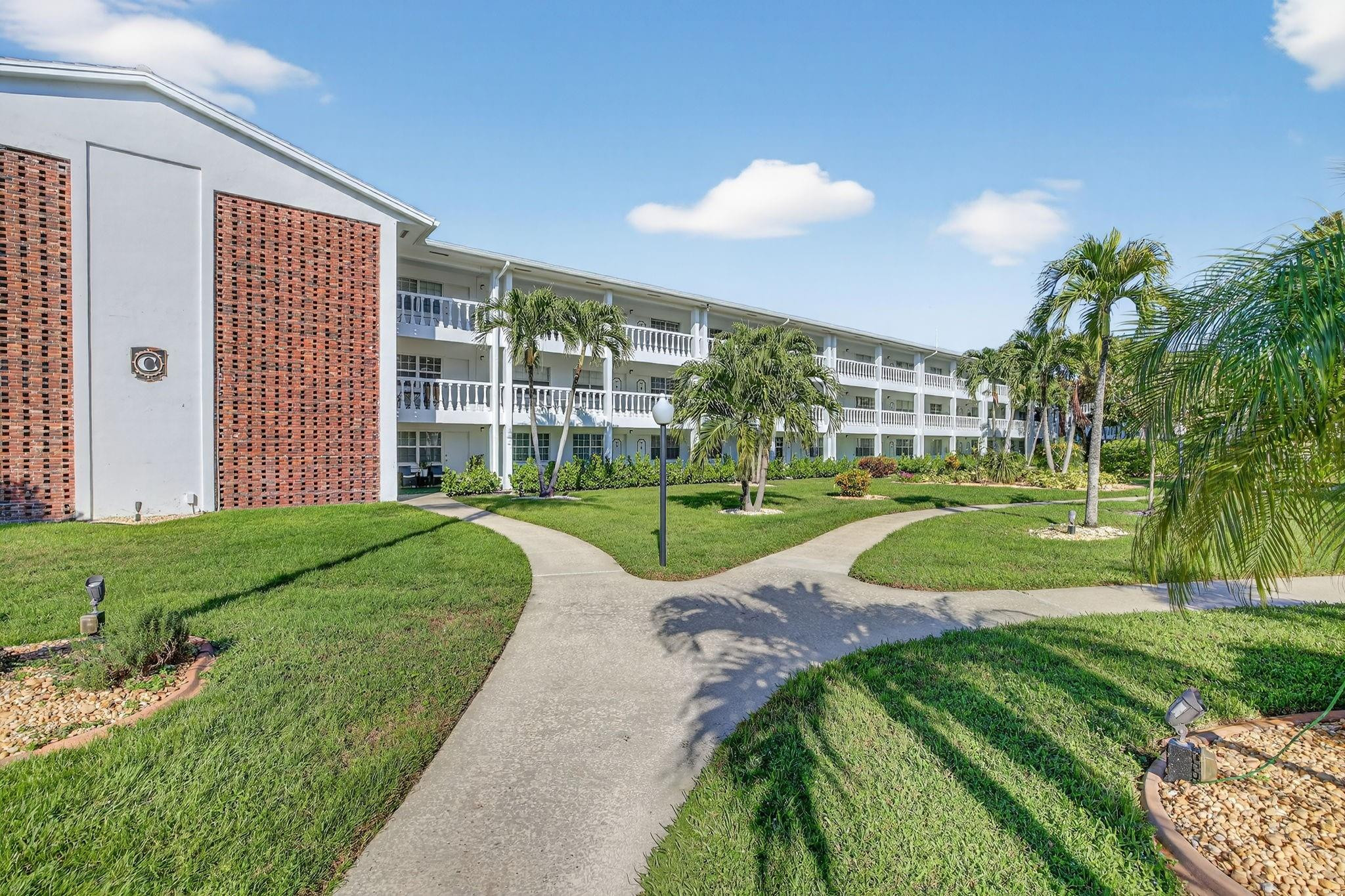 5200 NE 24th Ter c219