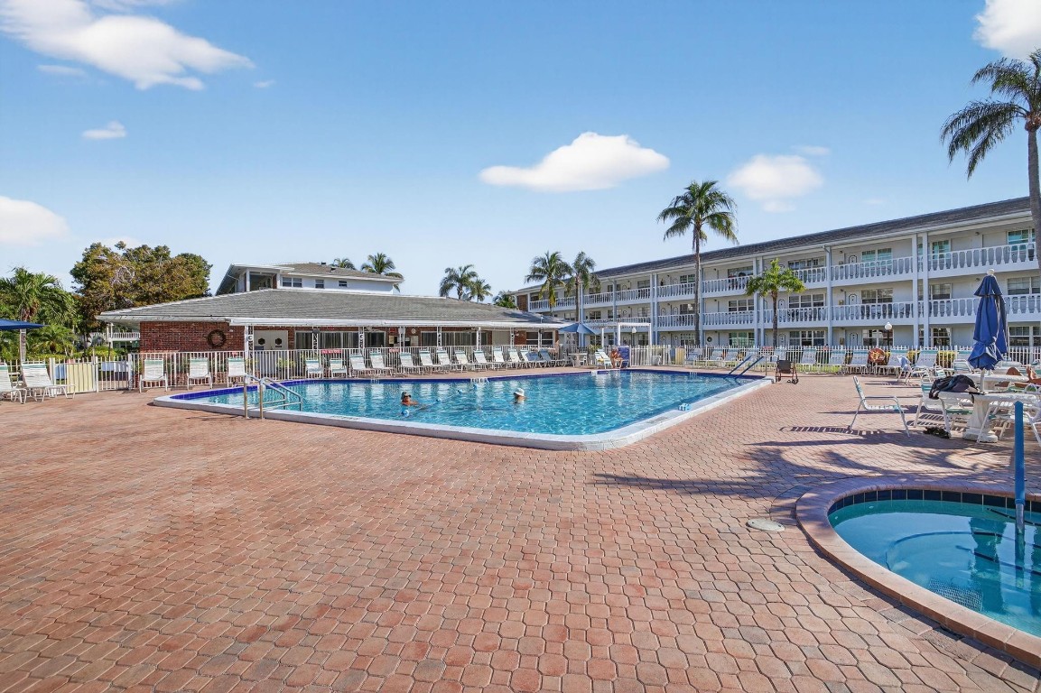 5200 NE 24th Ter c219