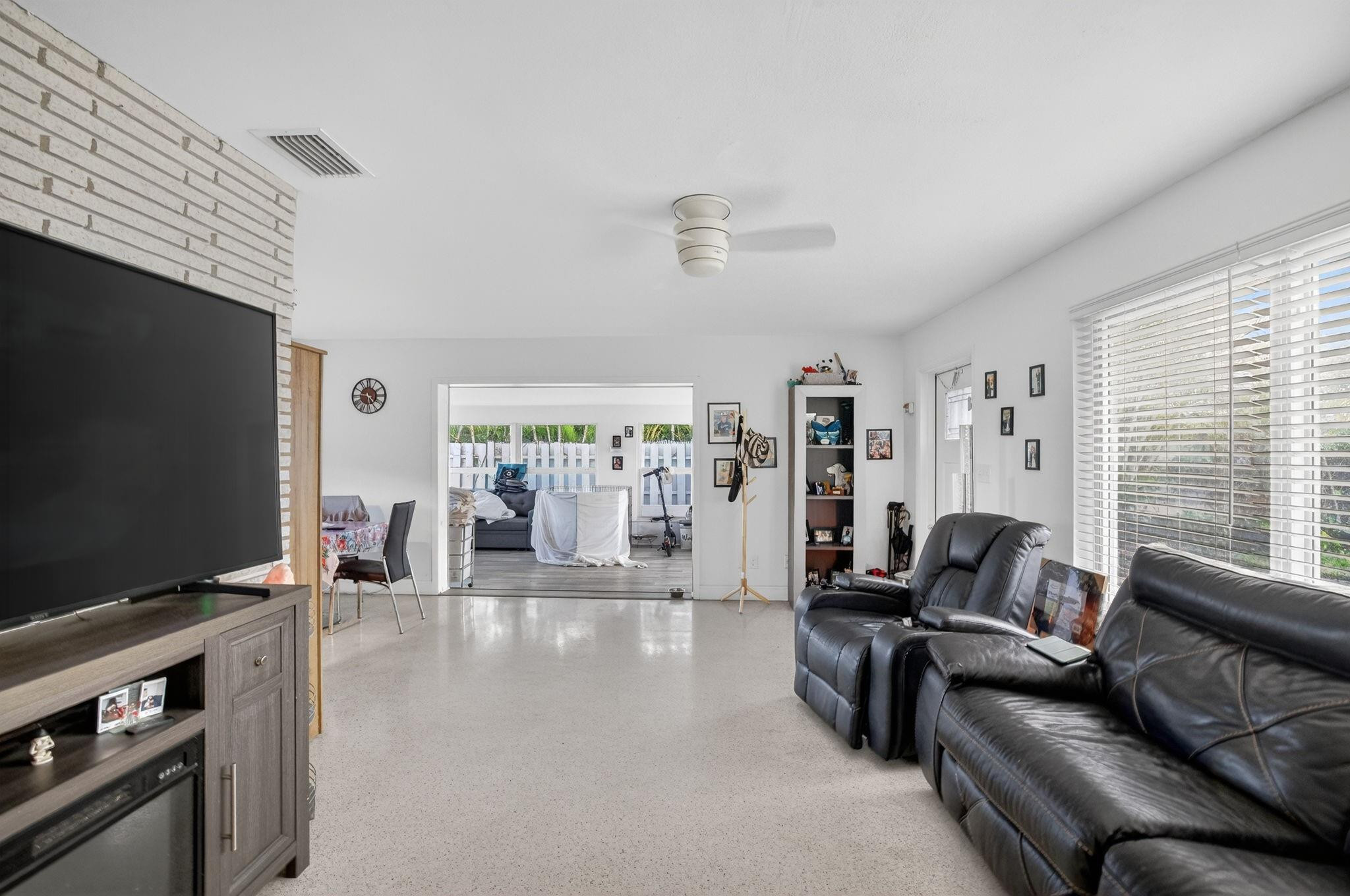 4436 Seagrape Dr