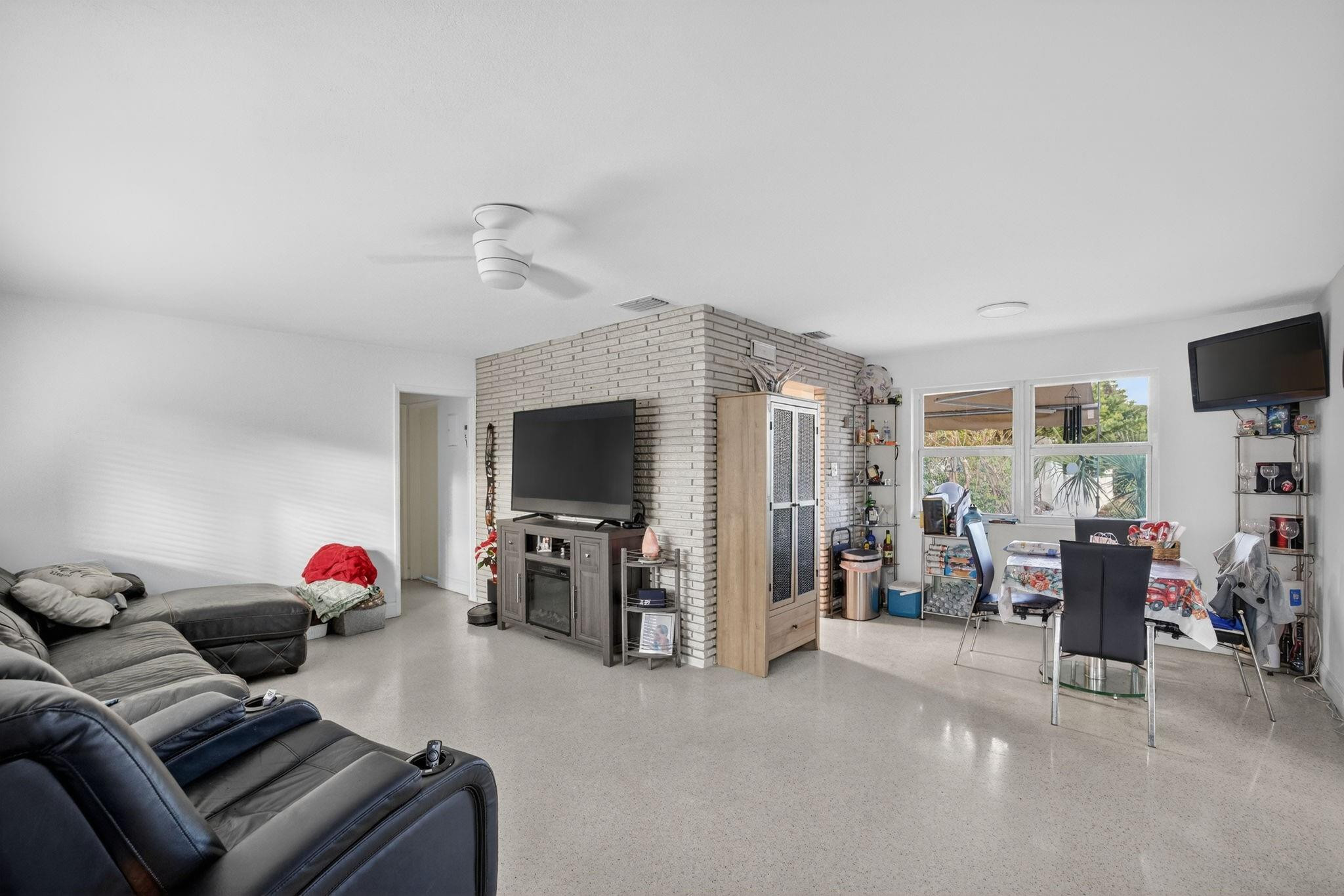 4436 Seagrape Dr