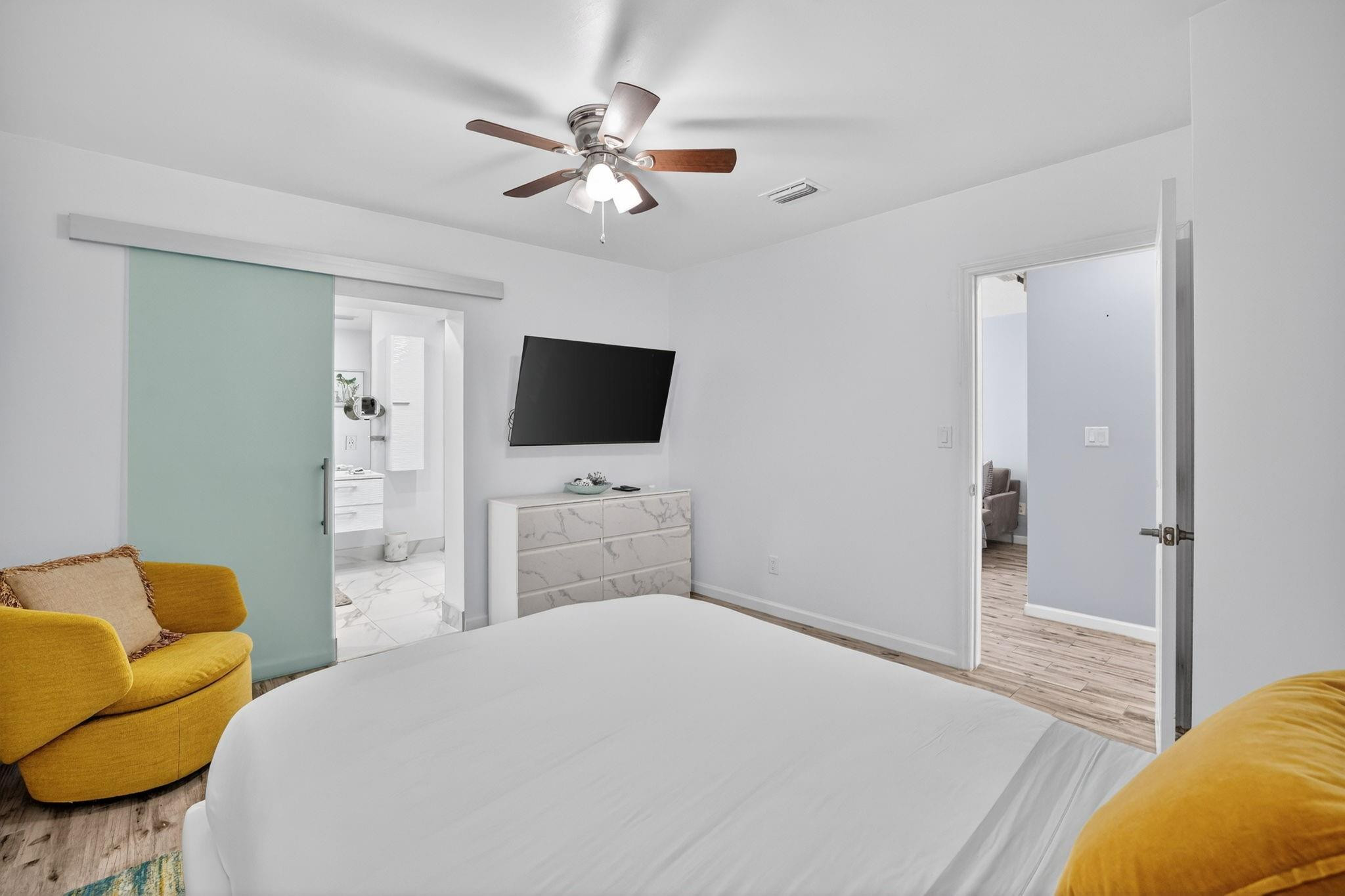 1383 NE 38th Street, Oakland Park