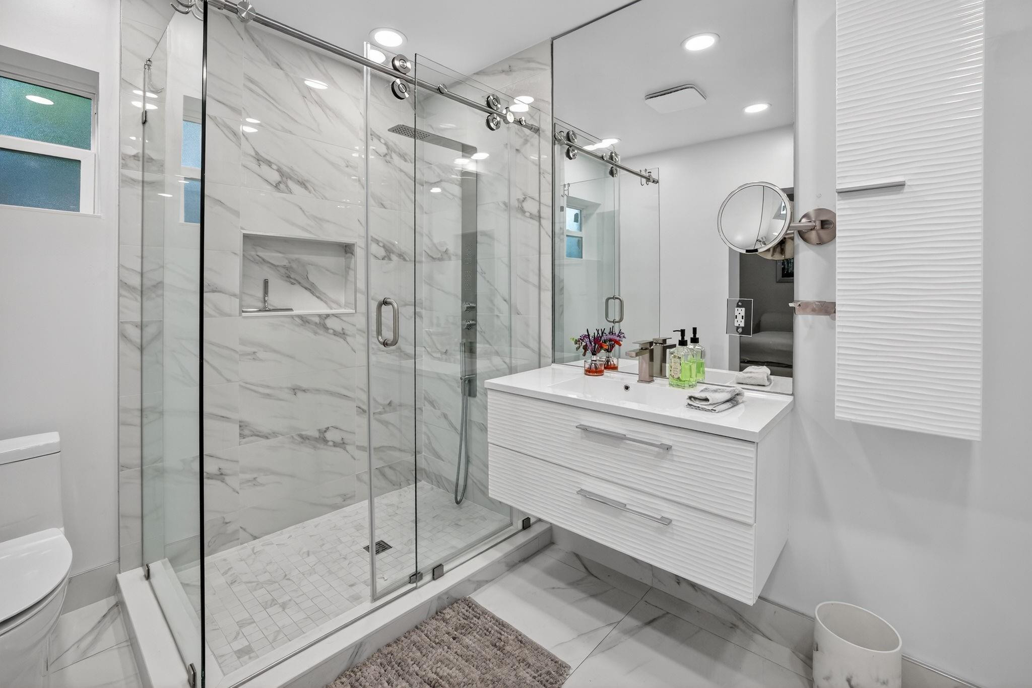 1383 NE 38th Street, Oakland Park