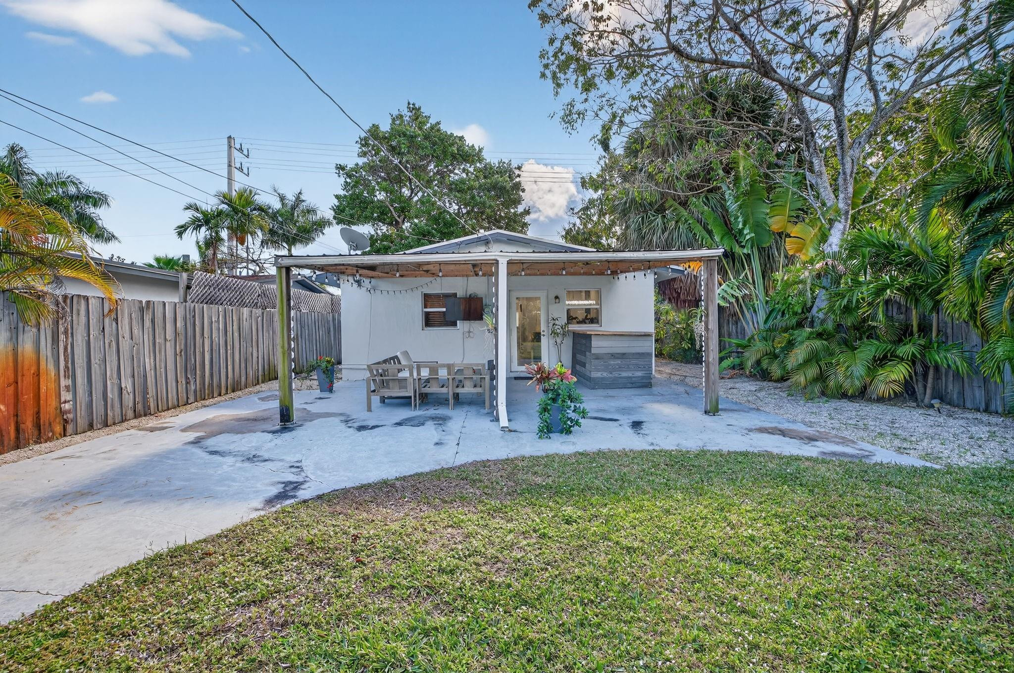 1383 NE 38th Street, Oakland Park
