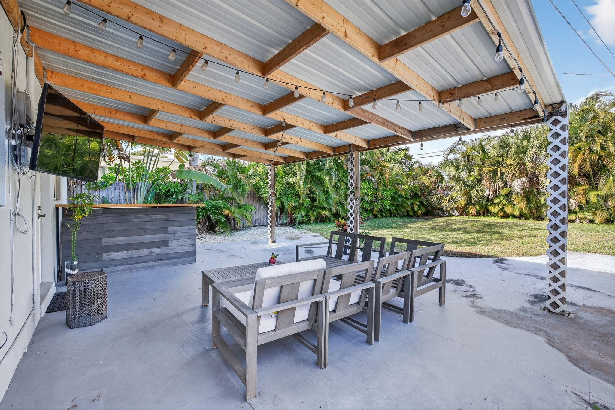 1383 NE 38th Street, Oakland Park