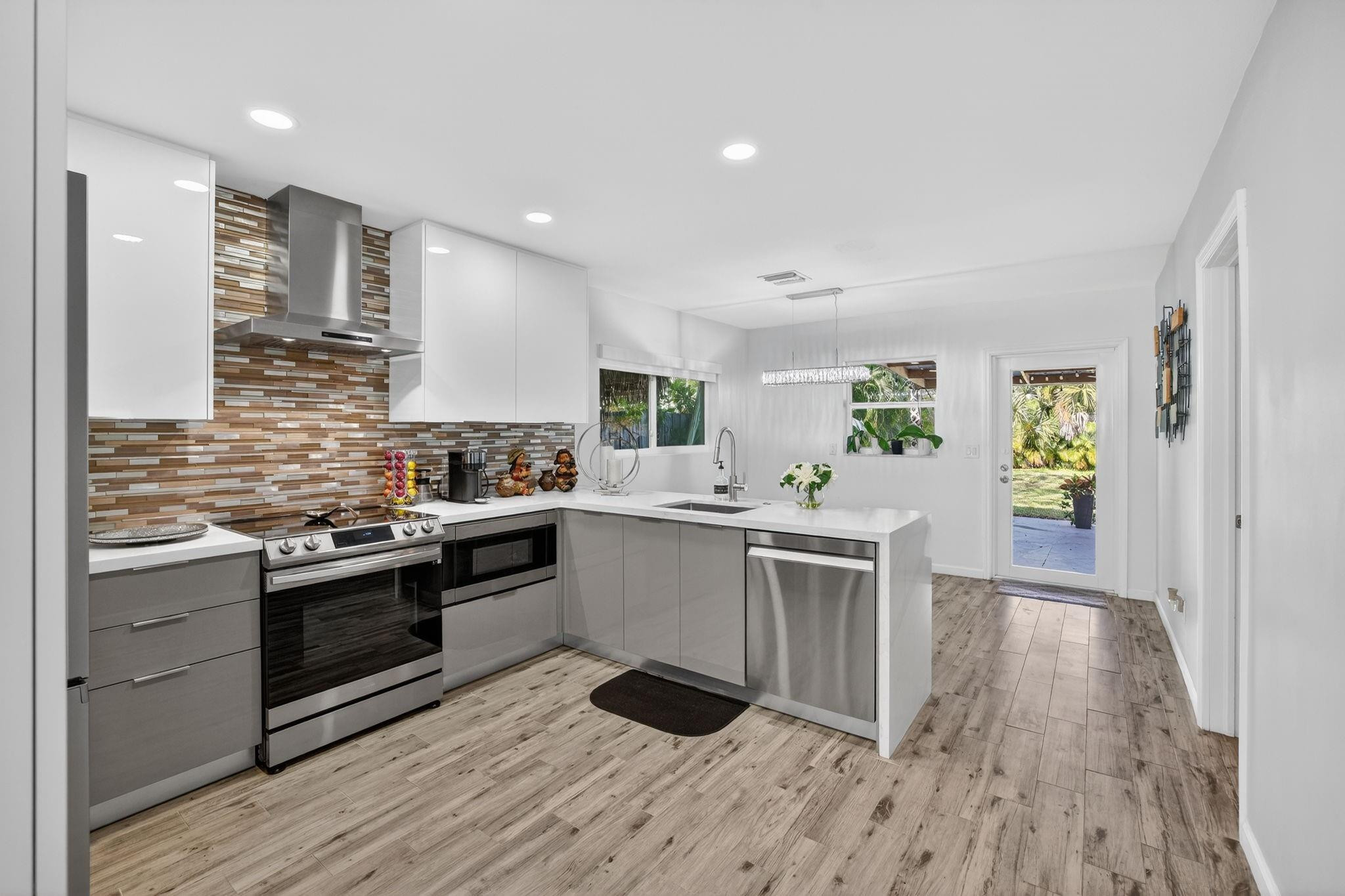 1383 NE 38th Street, Oakland Park