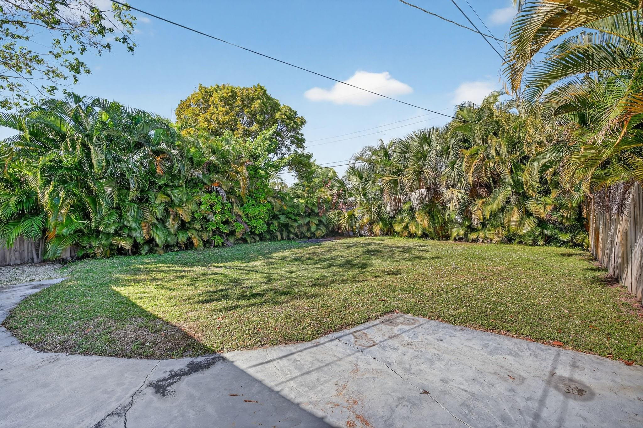 1383 NE 38th Street, Oakland Park
