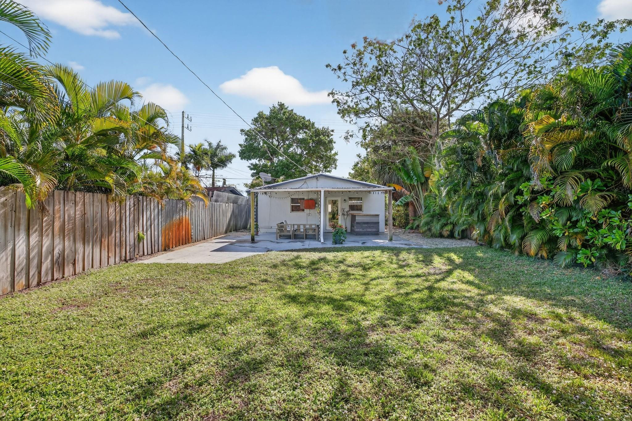1383 NE 38th Street, Oakland Park