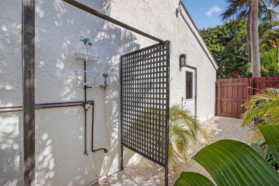 4465 Poinciana Street 4465, Lauderdale-By-The-Sea Unit: 4465