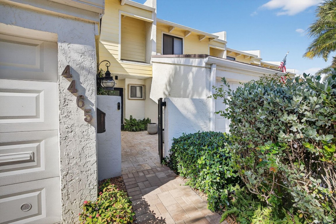 4465 Poinciana Street 4465, Lauderdale-By-The-Sea Unit: 4465