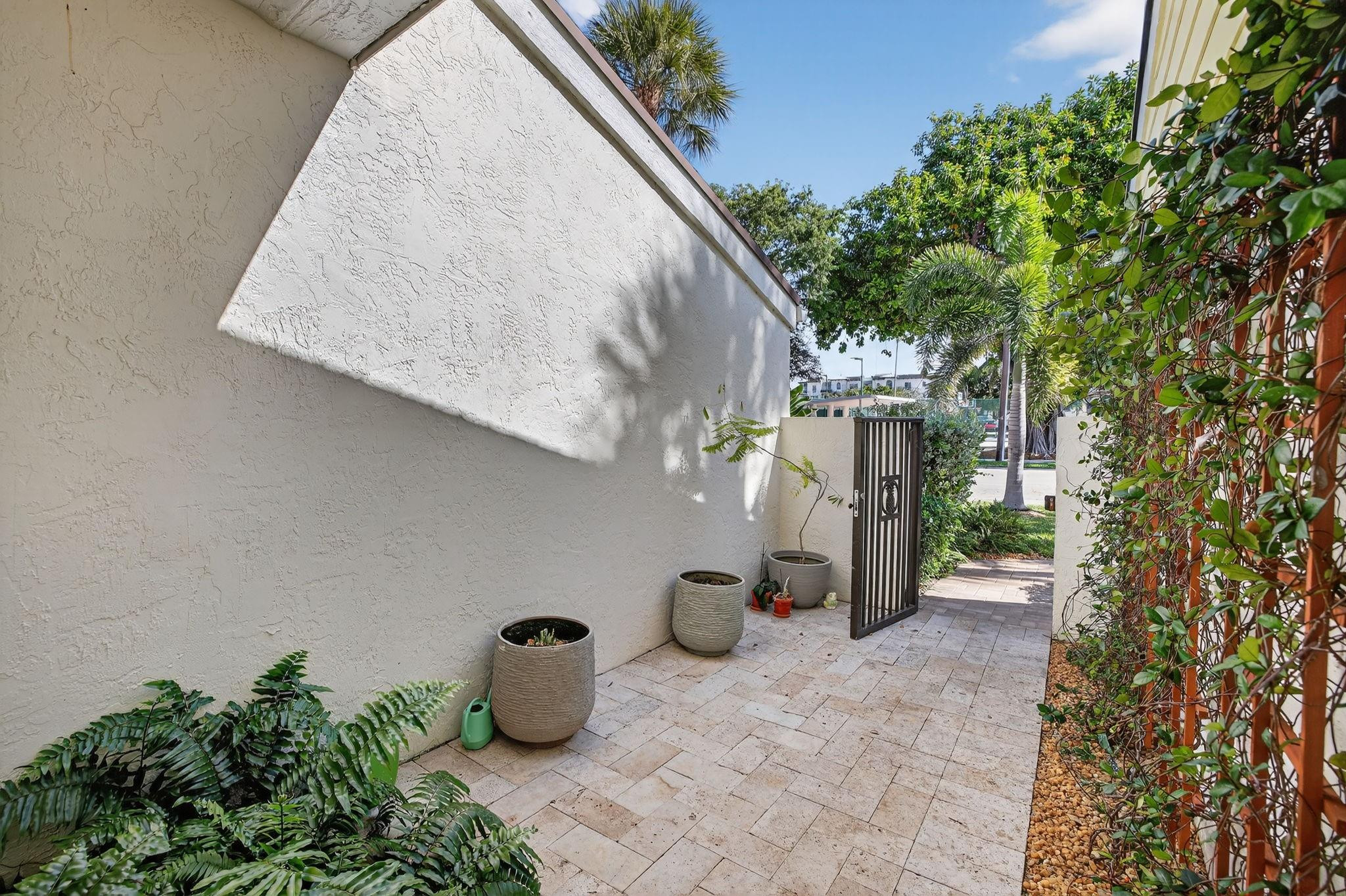 4465 Poinciana Street 4465, Lauderdale-By-The-Sea Unit: 4465