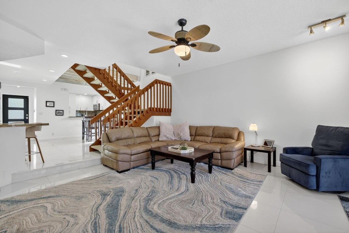 4465 Poinciana Street 4465, Lauderdale-By-The-Sea Unit: 4465