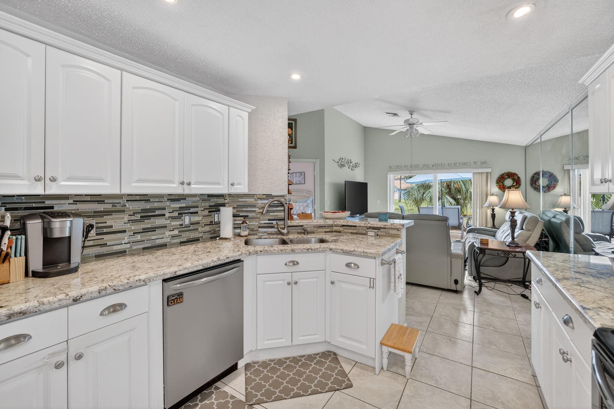 10638 NW 7th Street