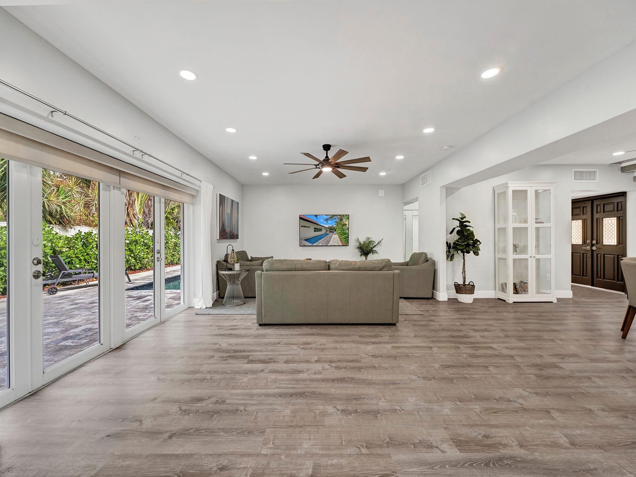 3261 Aqua Vista Drive