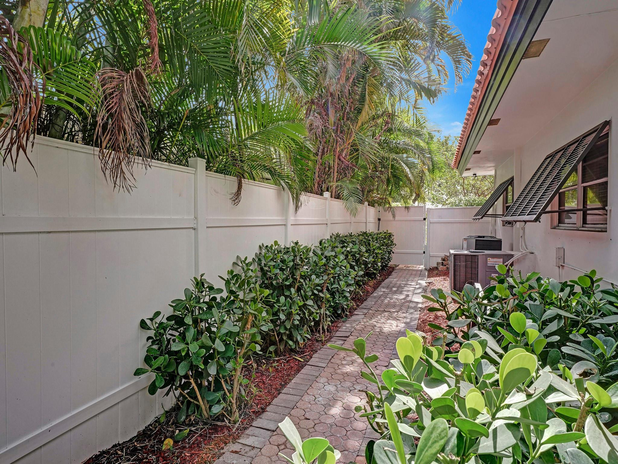 3261 Aqua Vista Drive