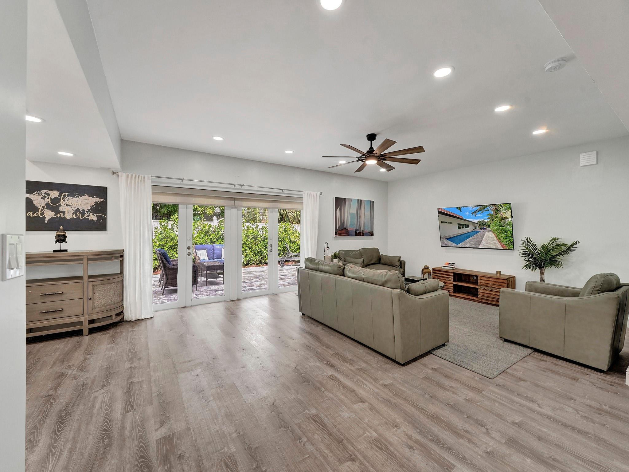 3261 Aqua Vista Drive