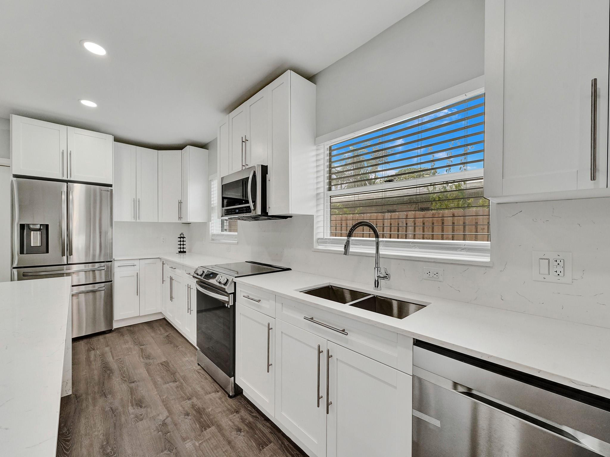 3261 Aqua Vista Drive