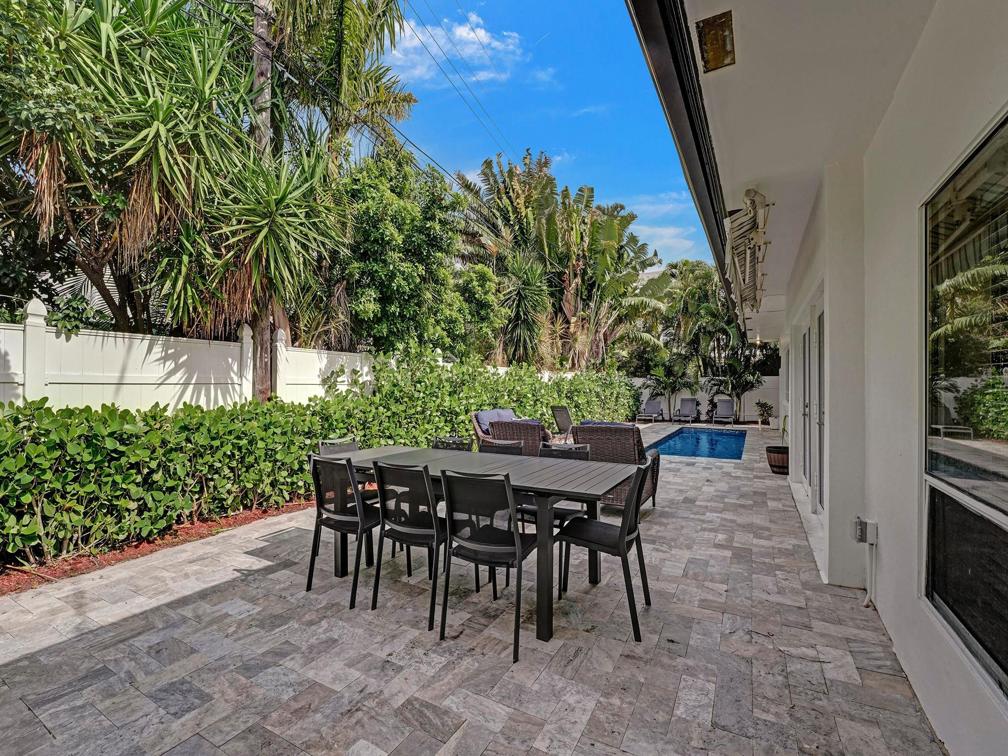 3261 Aqua Vista Drive