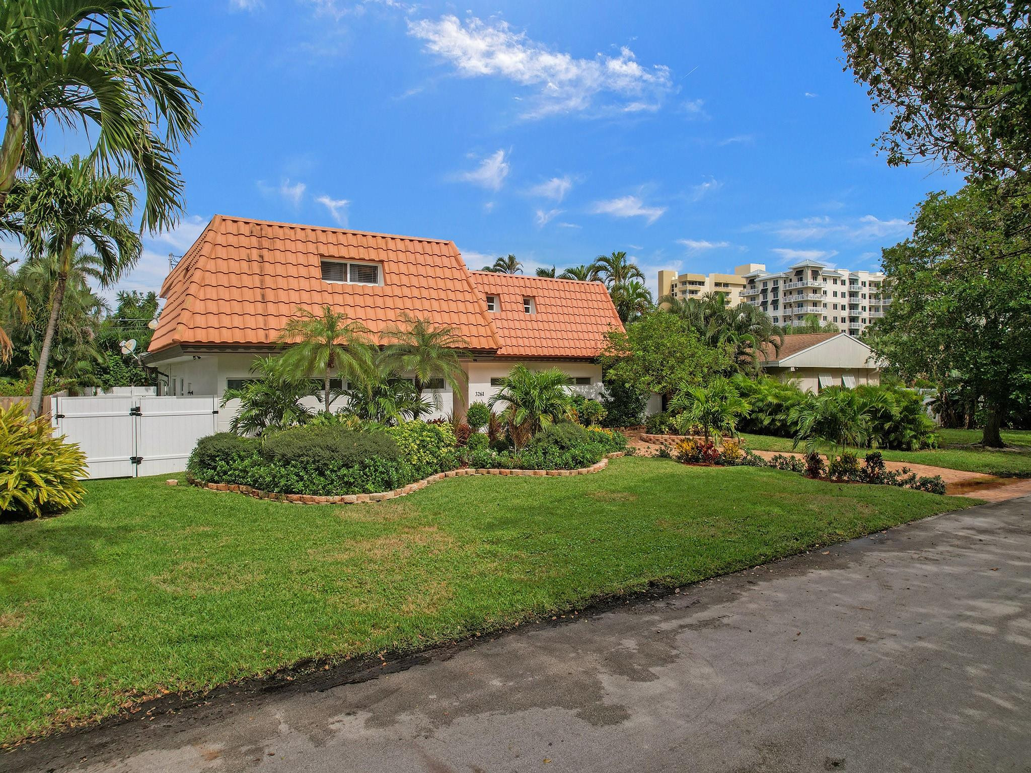 3261 Aqua Vista Drive