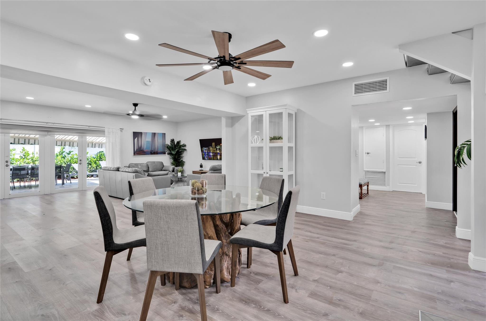 3261 Aqua Vista Drive