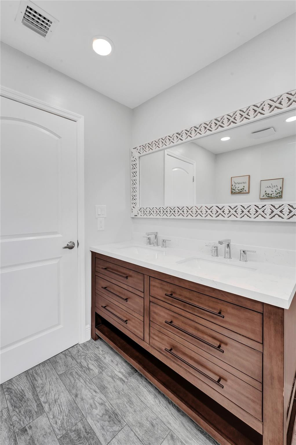 3261 Aqua Vista Drive