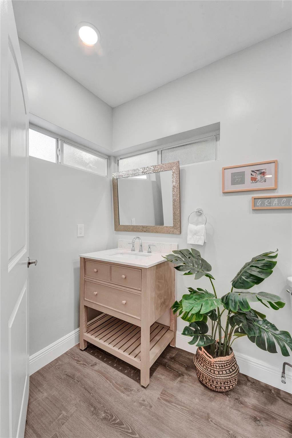 3261 Aqua Vista Drive