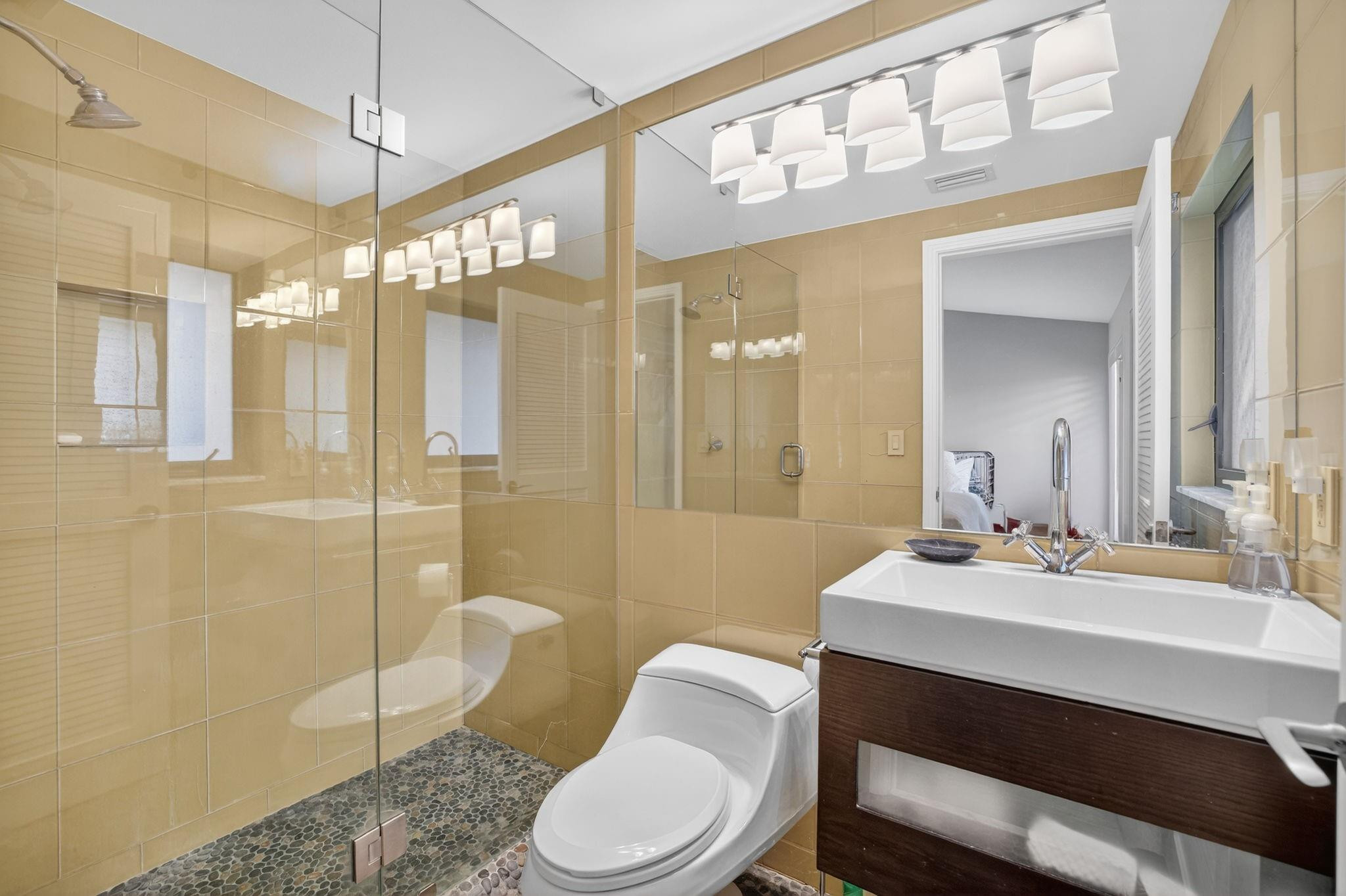 210 Washingtonia Avenue, Lauderdale-By-The-Sea