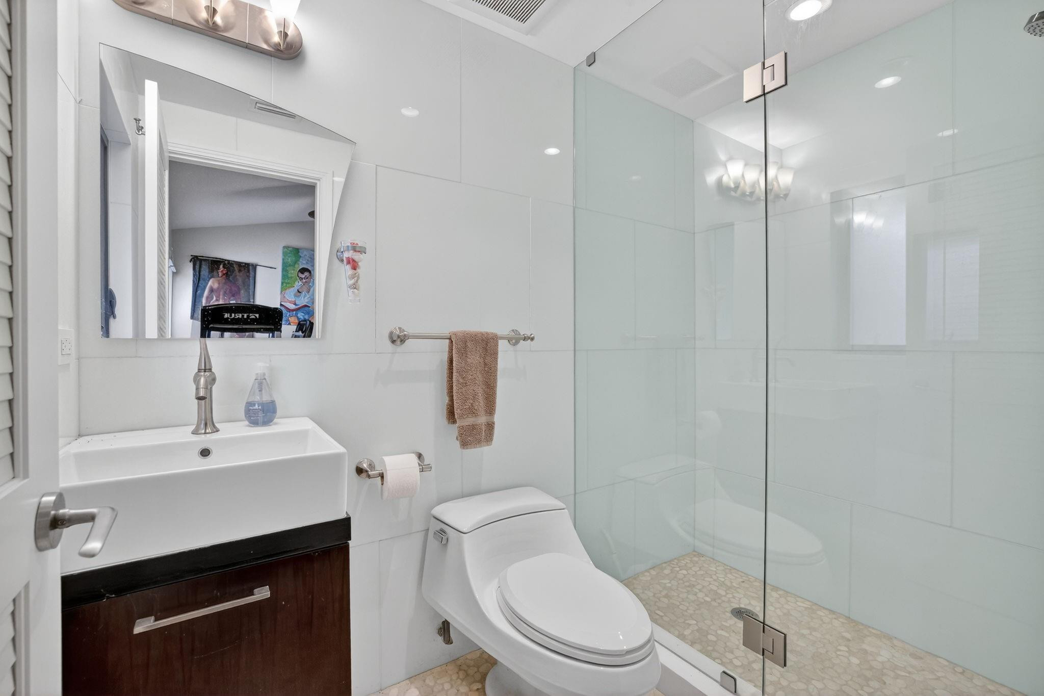 210 Washingtonia Avenue, Lauderdale-By-The-Sea