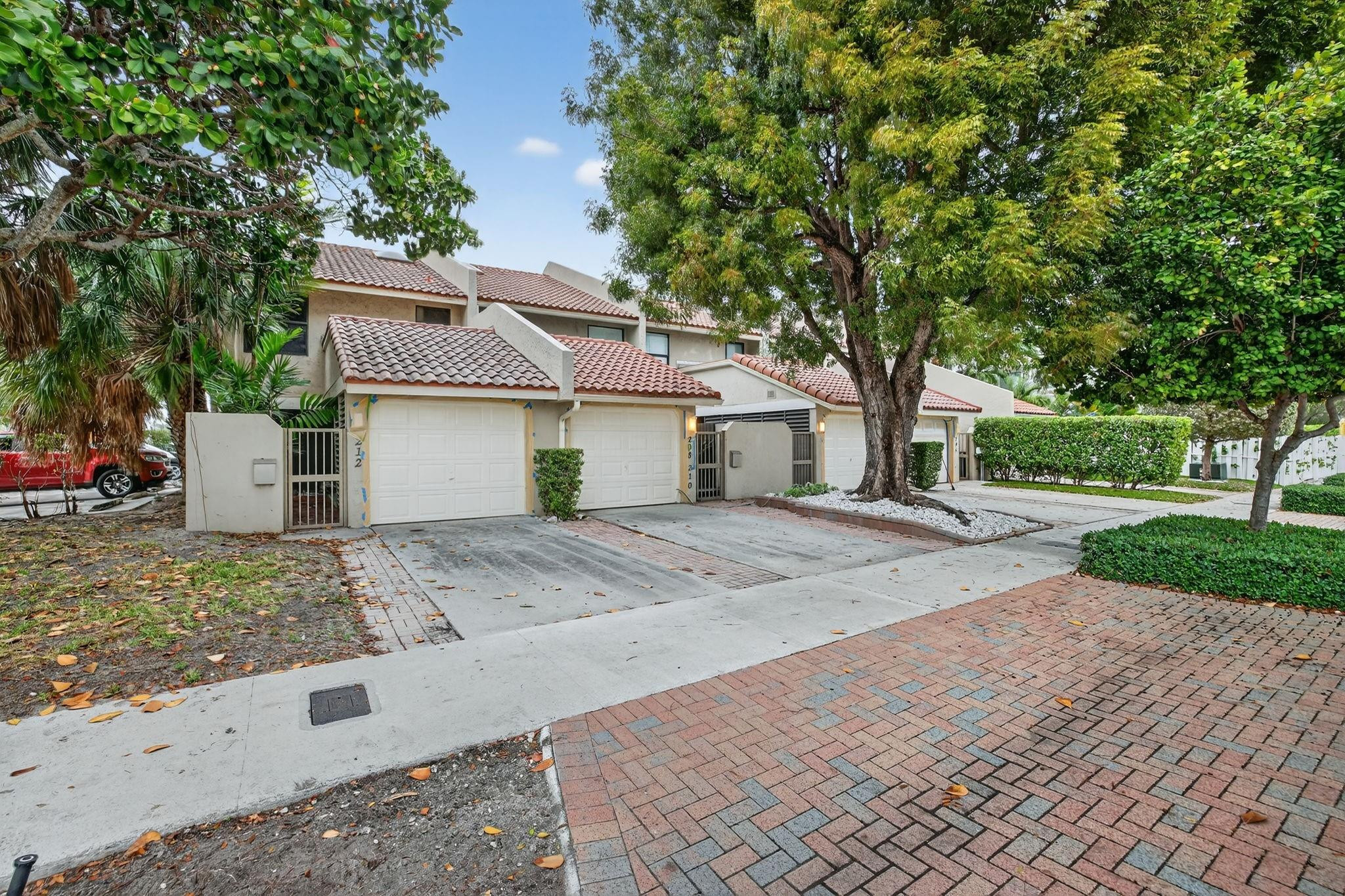 210 Washingtonia Avenue, Lauderdale-By-The-Sea