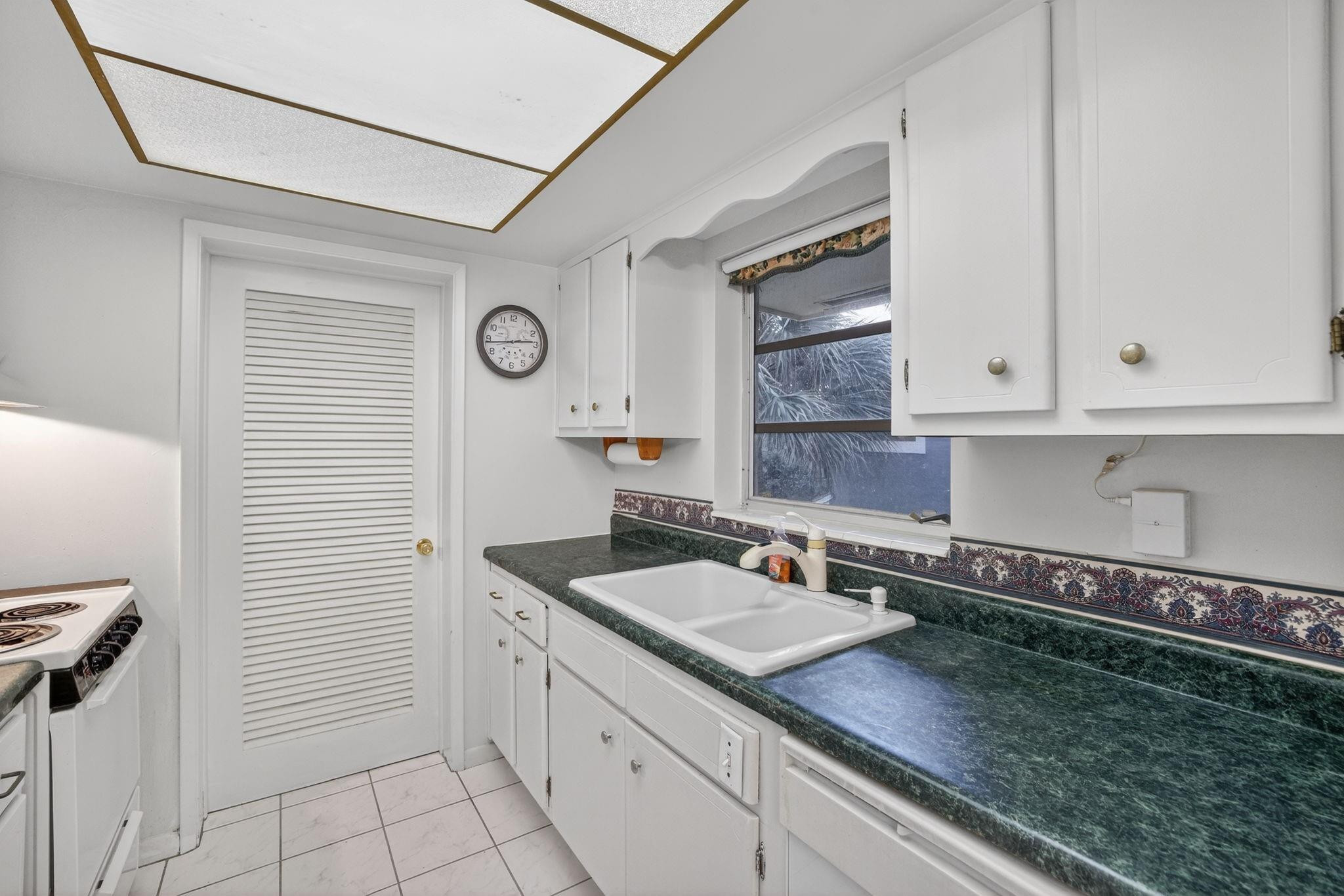 2755 NE 28th Avenue E2