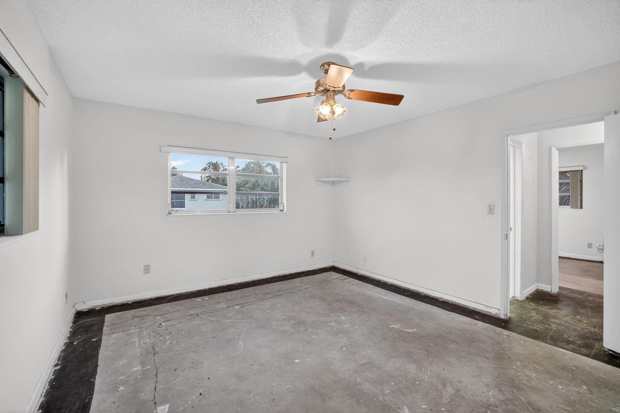 2755 NE 28th Avenue E2