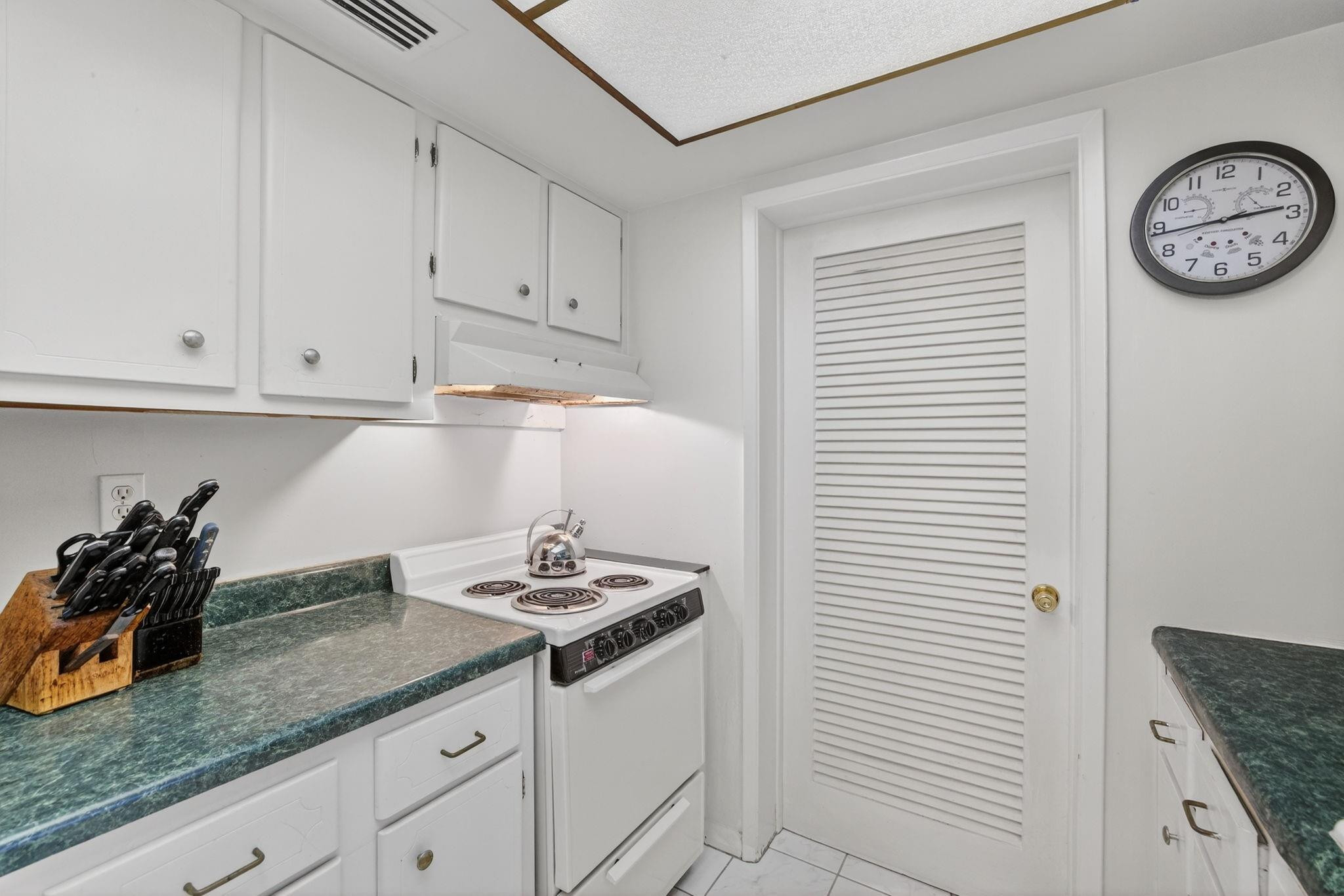 2755 NE 28th Avenue E2