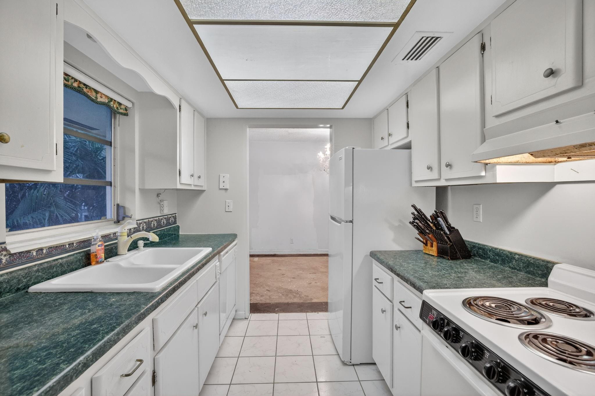 2755 NE 28th Avenue E2