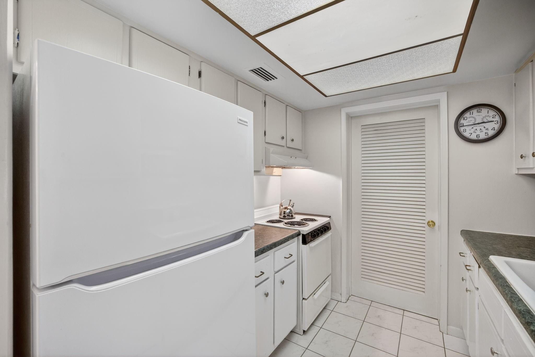 2755 NE 28th Avenue E2