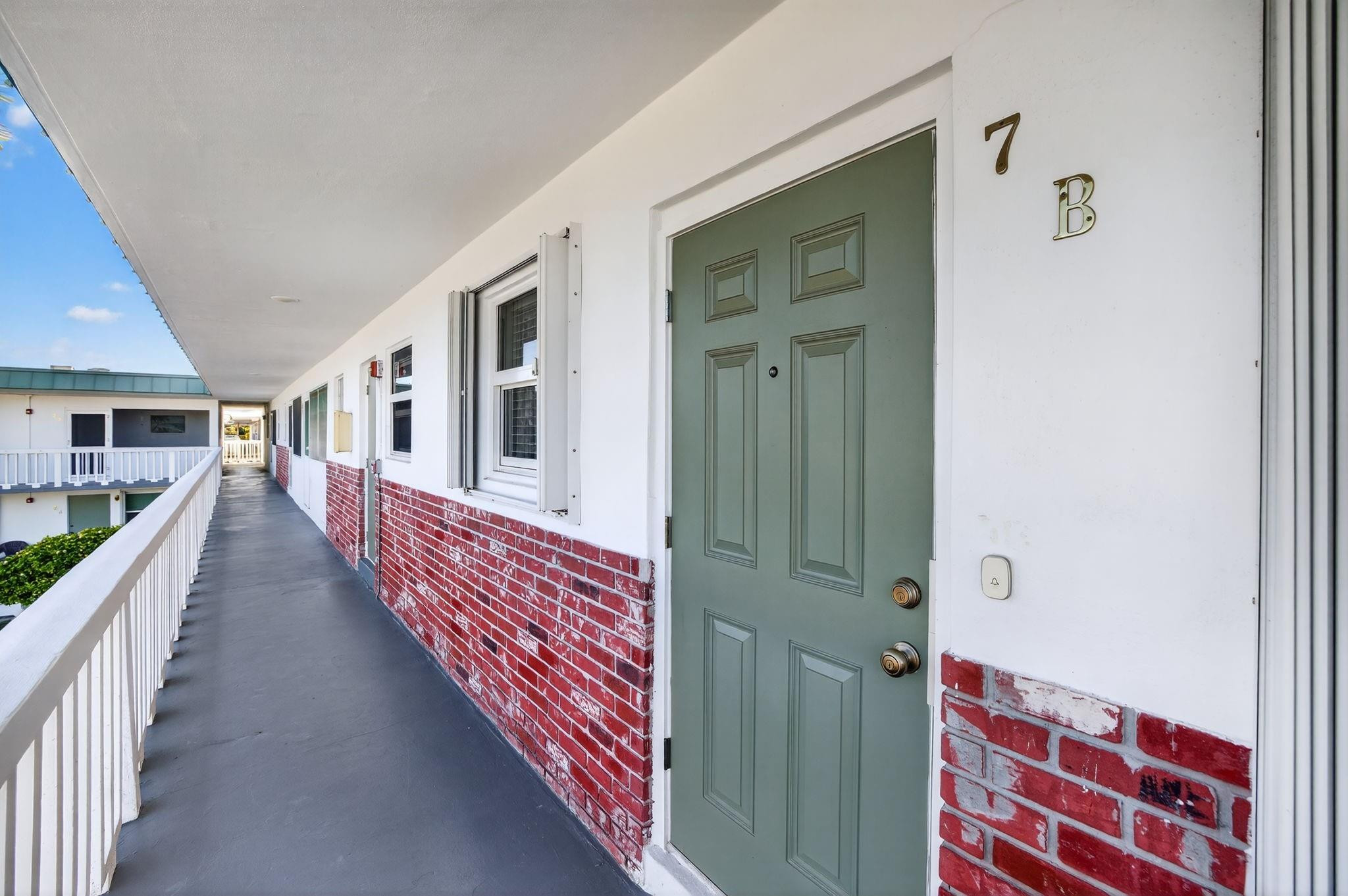 1354 N 12th Court 7B