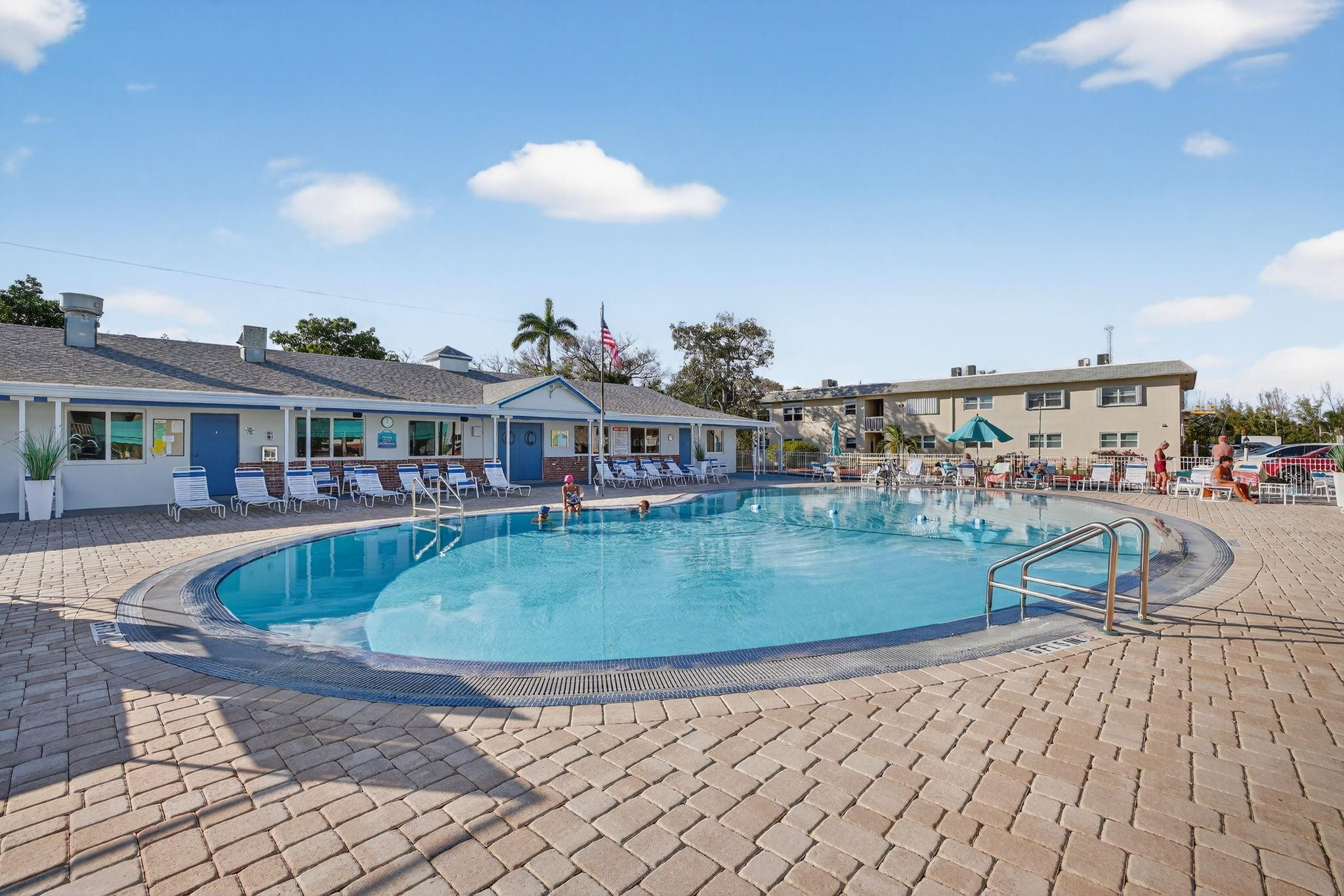 1354 N 12th Court 7B