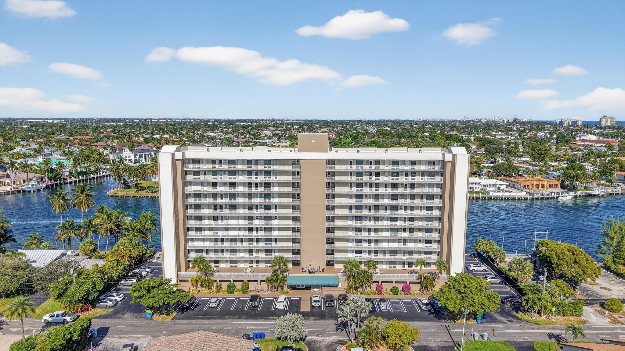 2611 N Riverside Drive 304