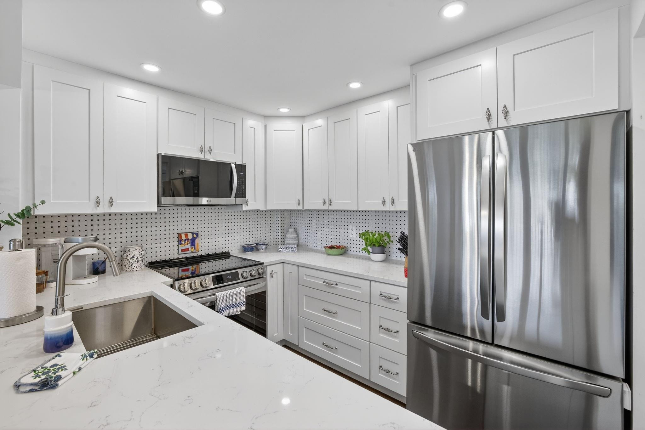 2611 N Riverside Drive 304