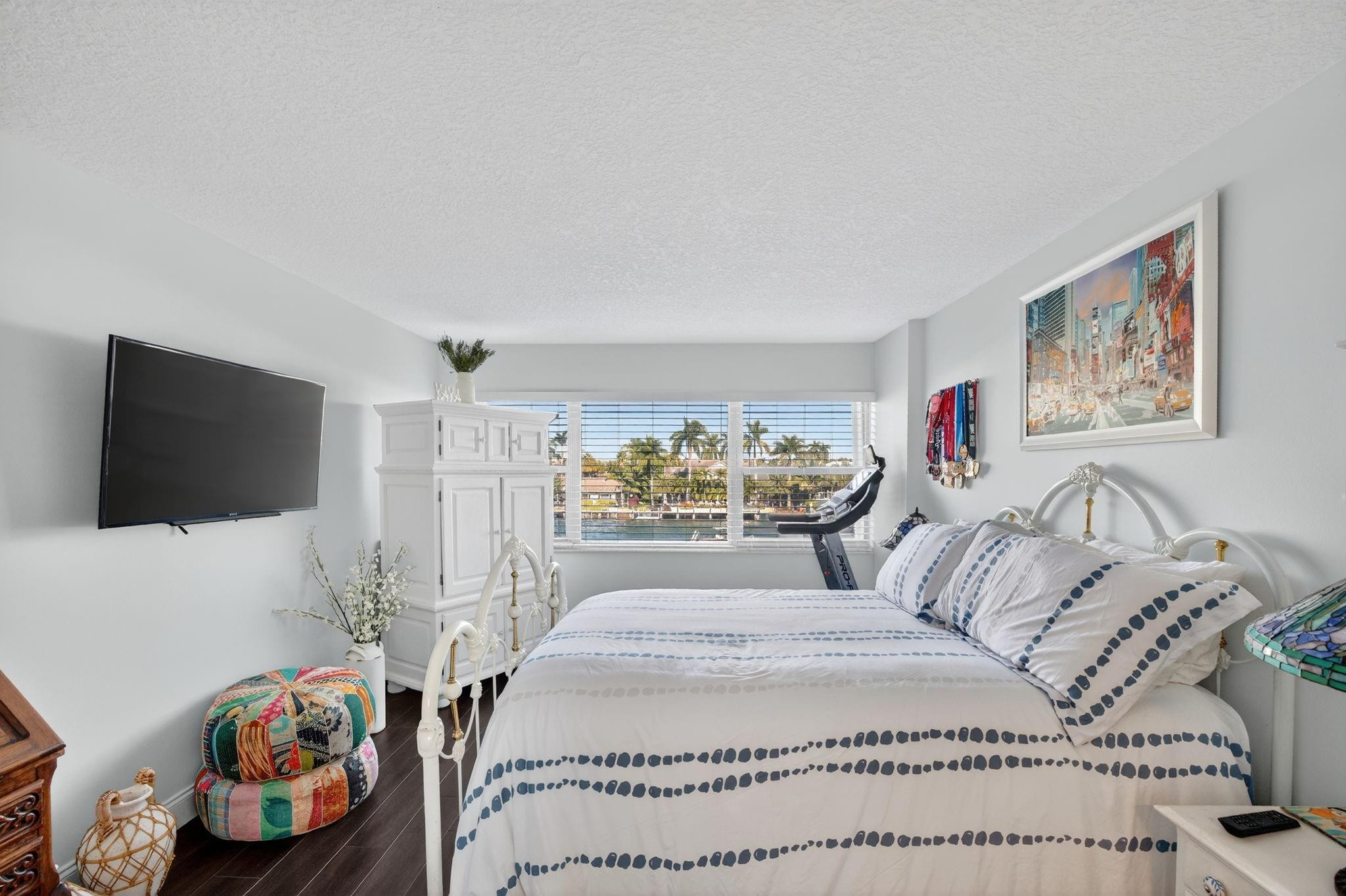 2611 N Riverside Drive 304