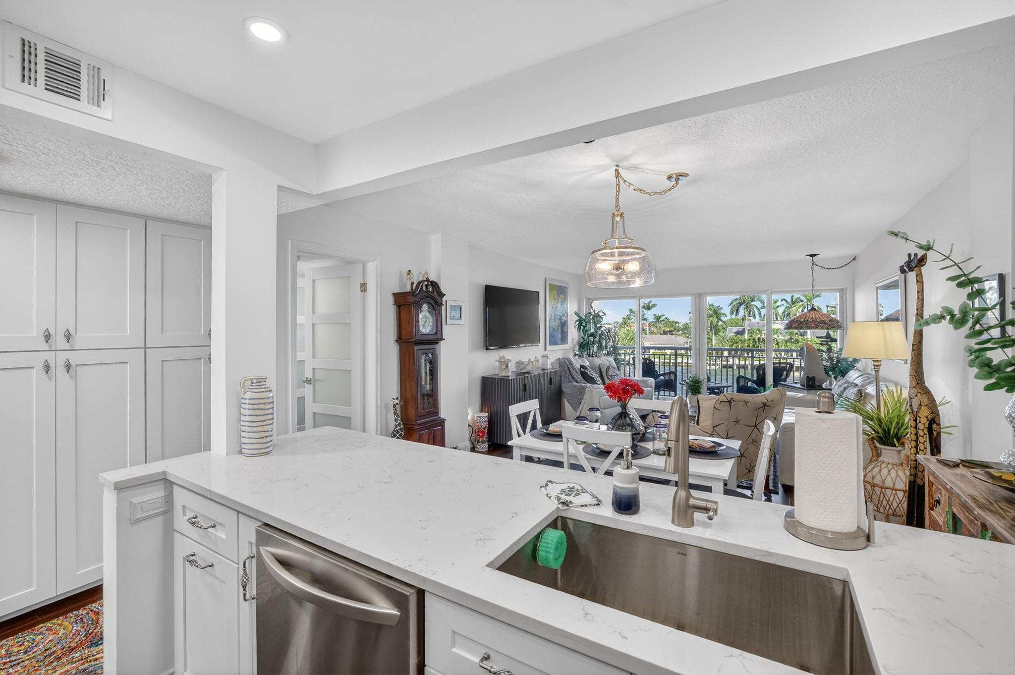 2611 N Riverside Drive 304