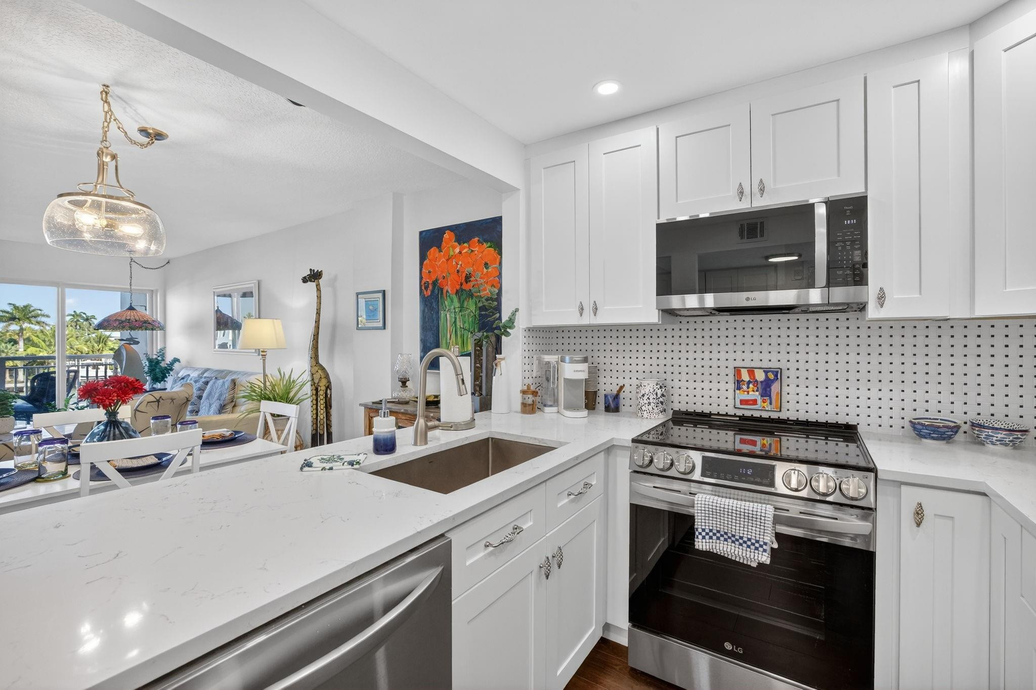 2611 N Riverside Drive 304