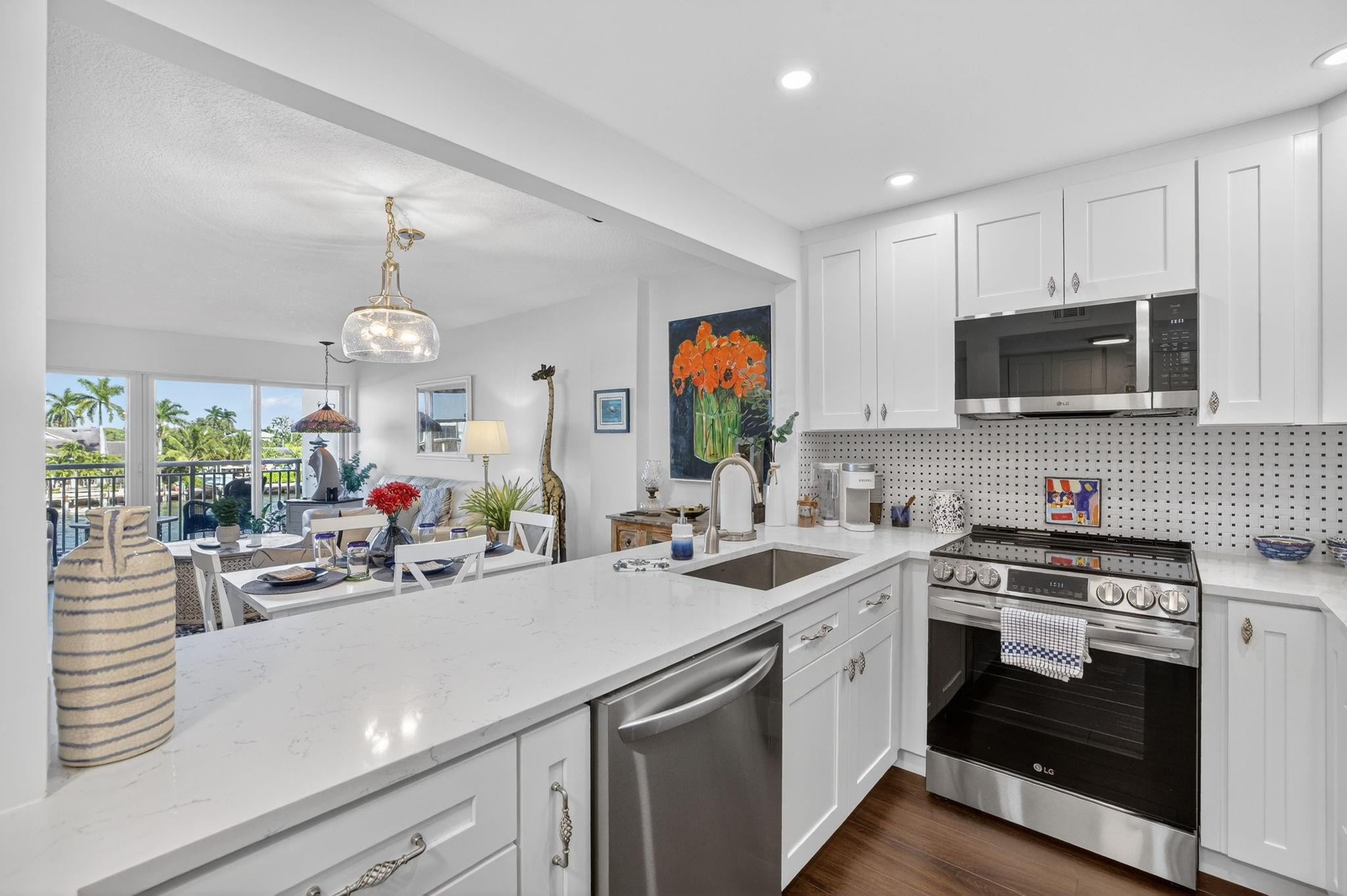 2611 N Riverside Drive 304