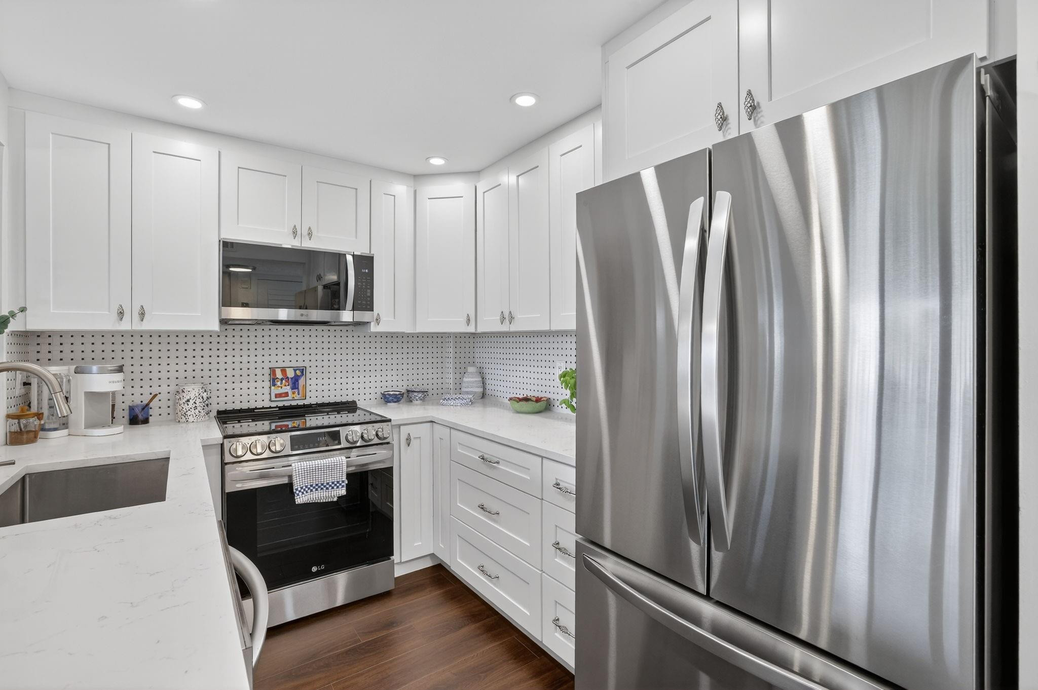 2611 N Riverside Drive 304