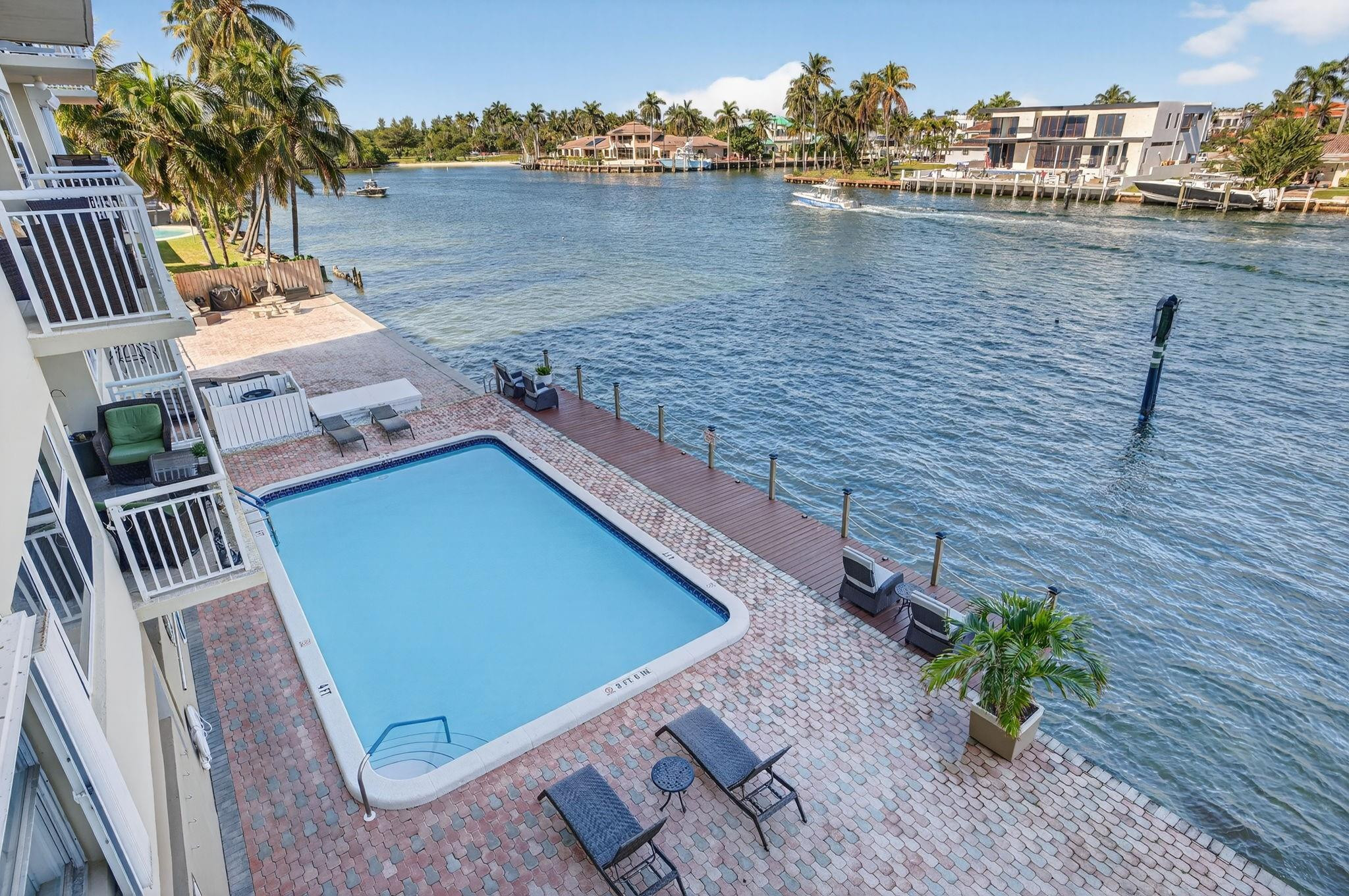 2611 N Riverside Drive 304