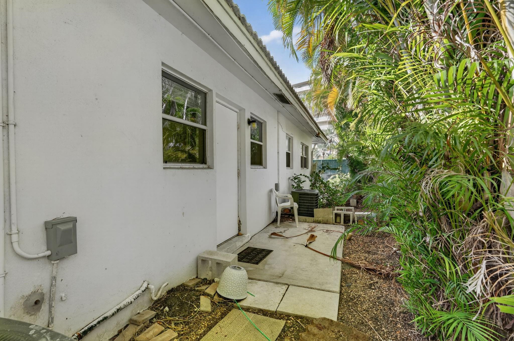 2503 N Ocean Boulevard 6