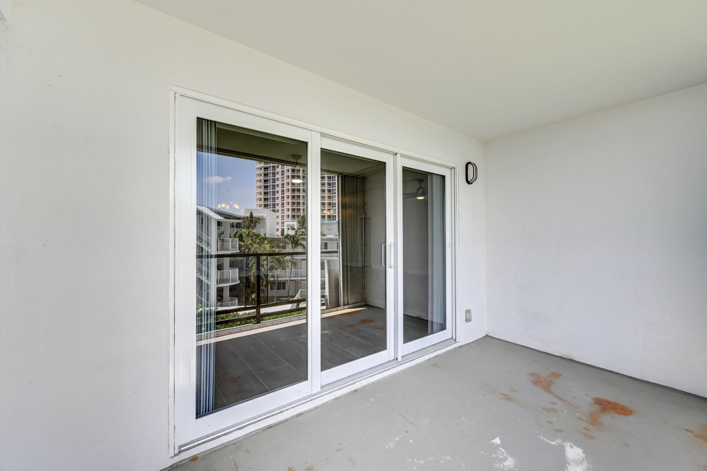1500 S Ocean Boulevard 303, Lauderdale-By-The-Sea Unit: 303