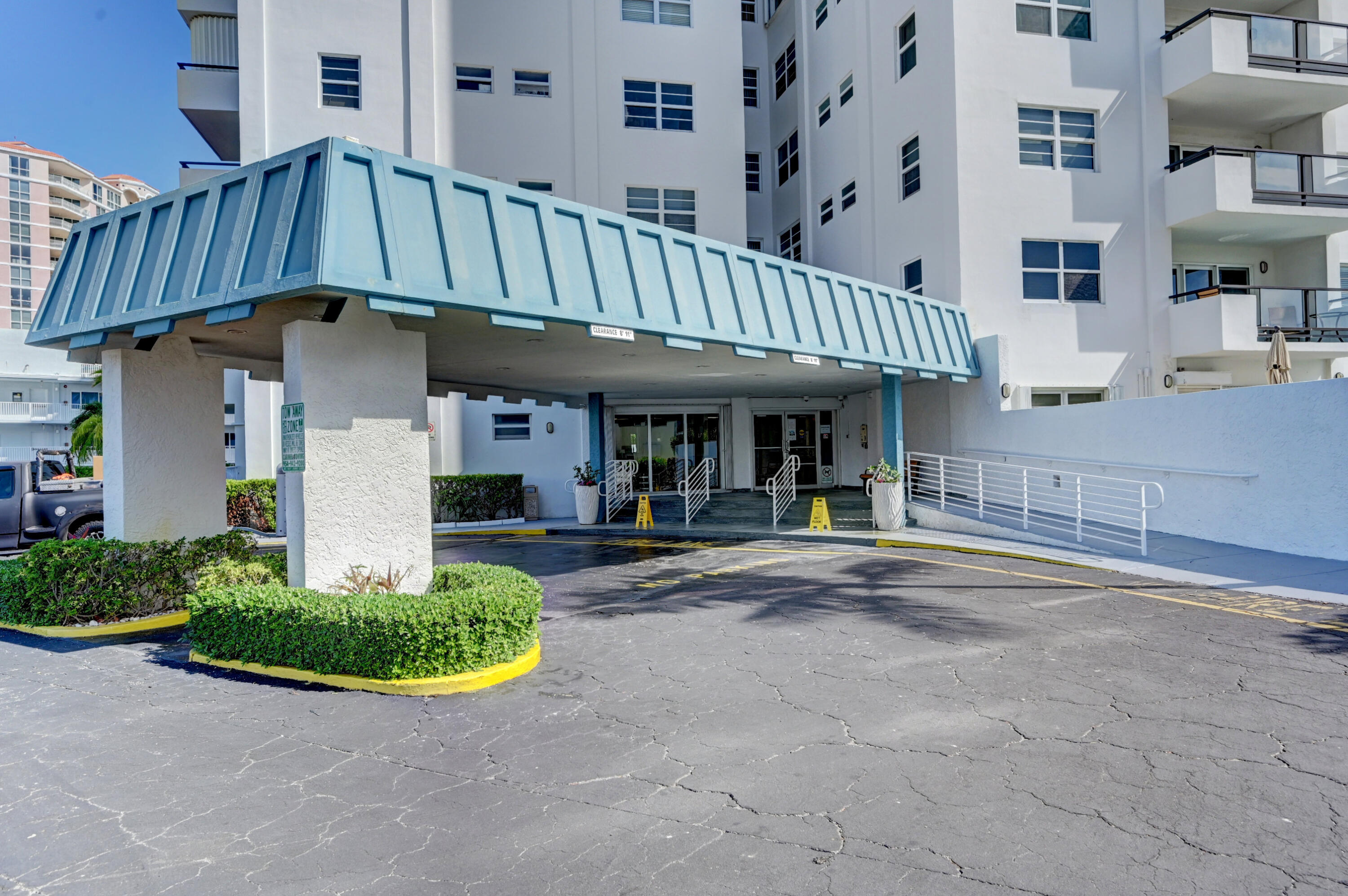 1500 S Ocean Boulevard 303, Lauderdale-By-The-Sea Unit: 303
