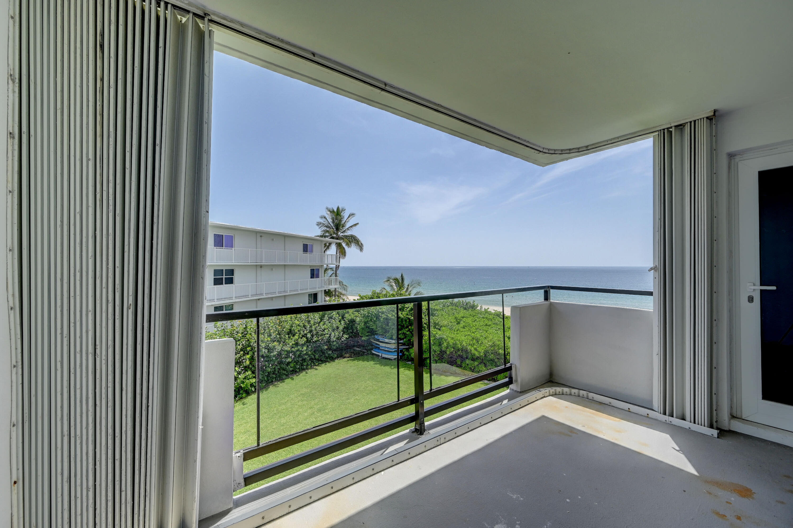 1500 S Ocean Boulevard 303, Lauderdale-By-The-Sea Unit: 303