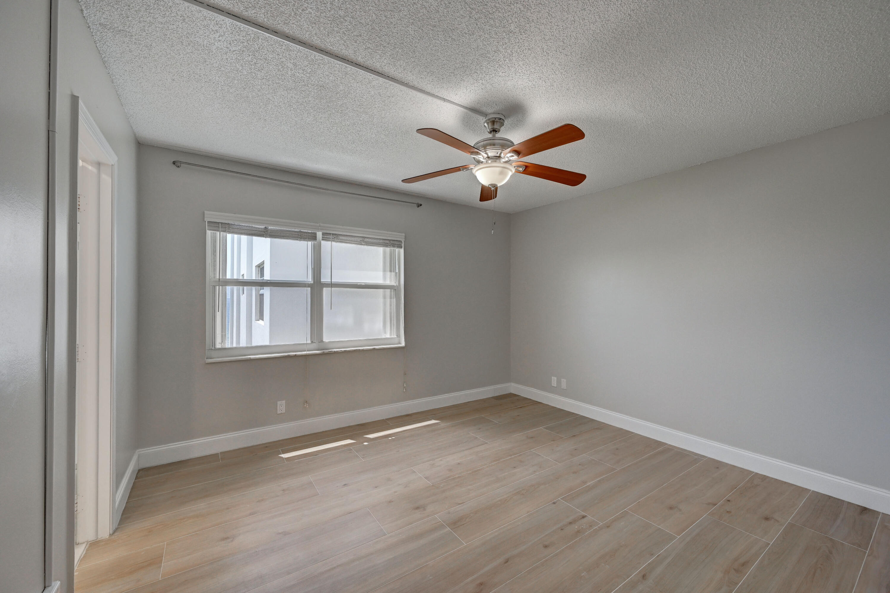 1500 S Ocean Boulevard 303, Lauderdale-By-The-Sea Unit: 303