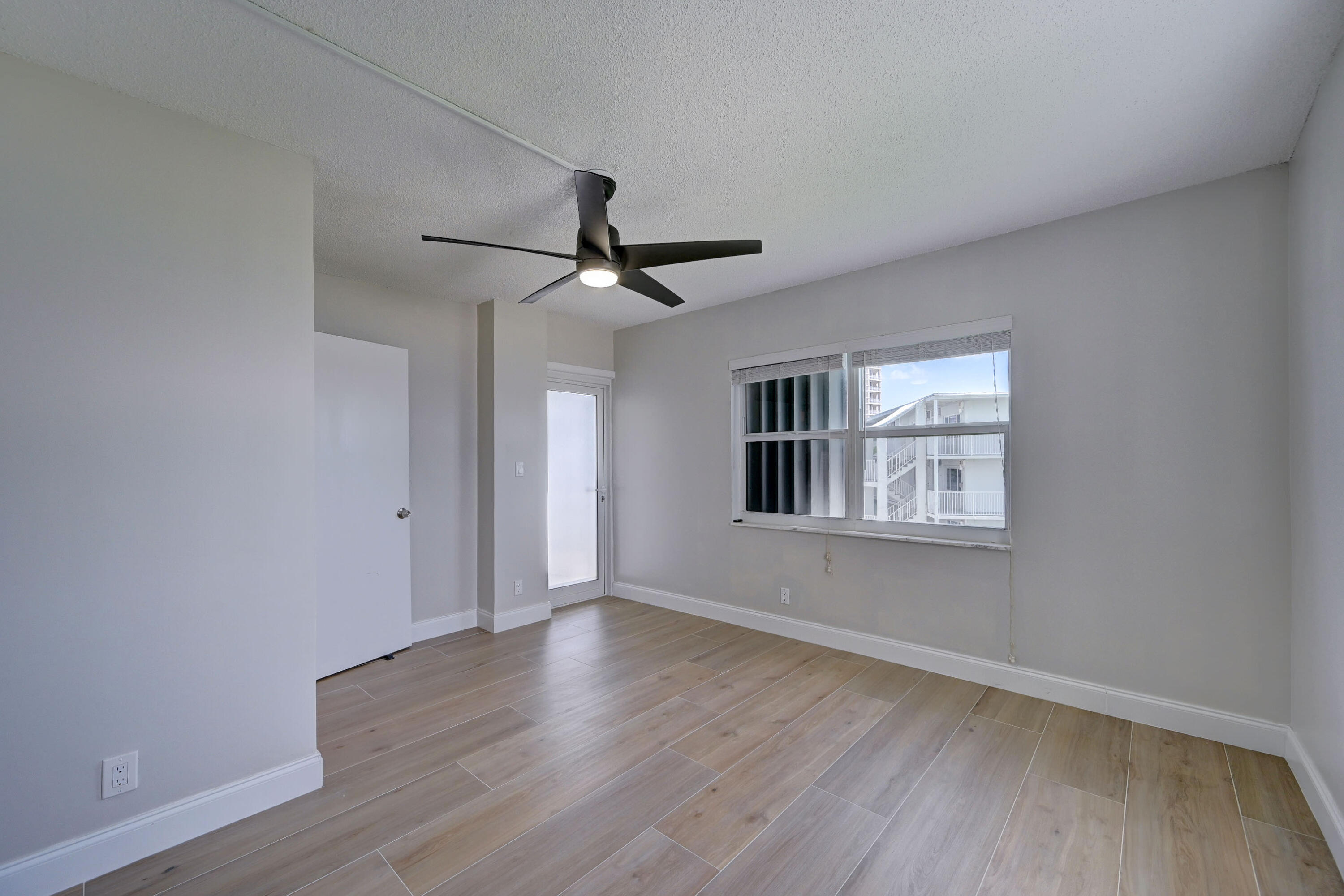 1500 S Ocean Boulevard 303, Lauderdale-By-The-Sea Unit: 303